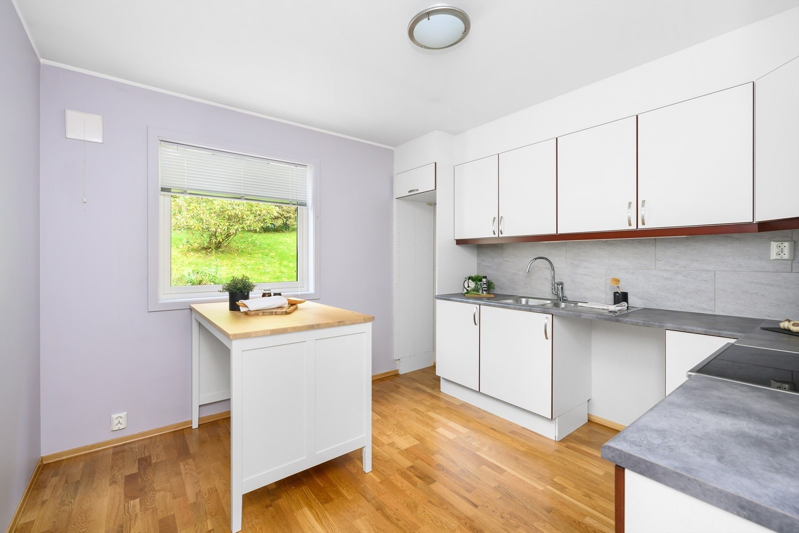 Plass til å spise på kjøkkenet Galleribilde