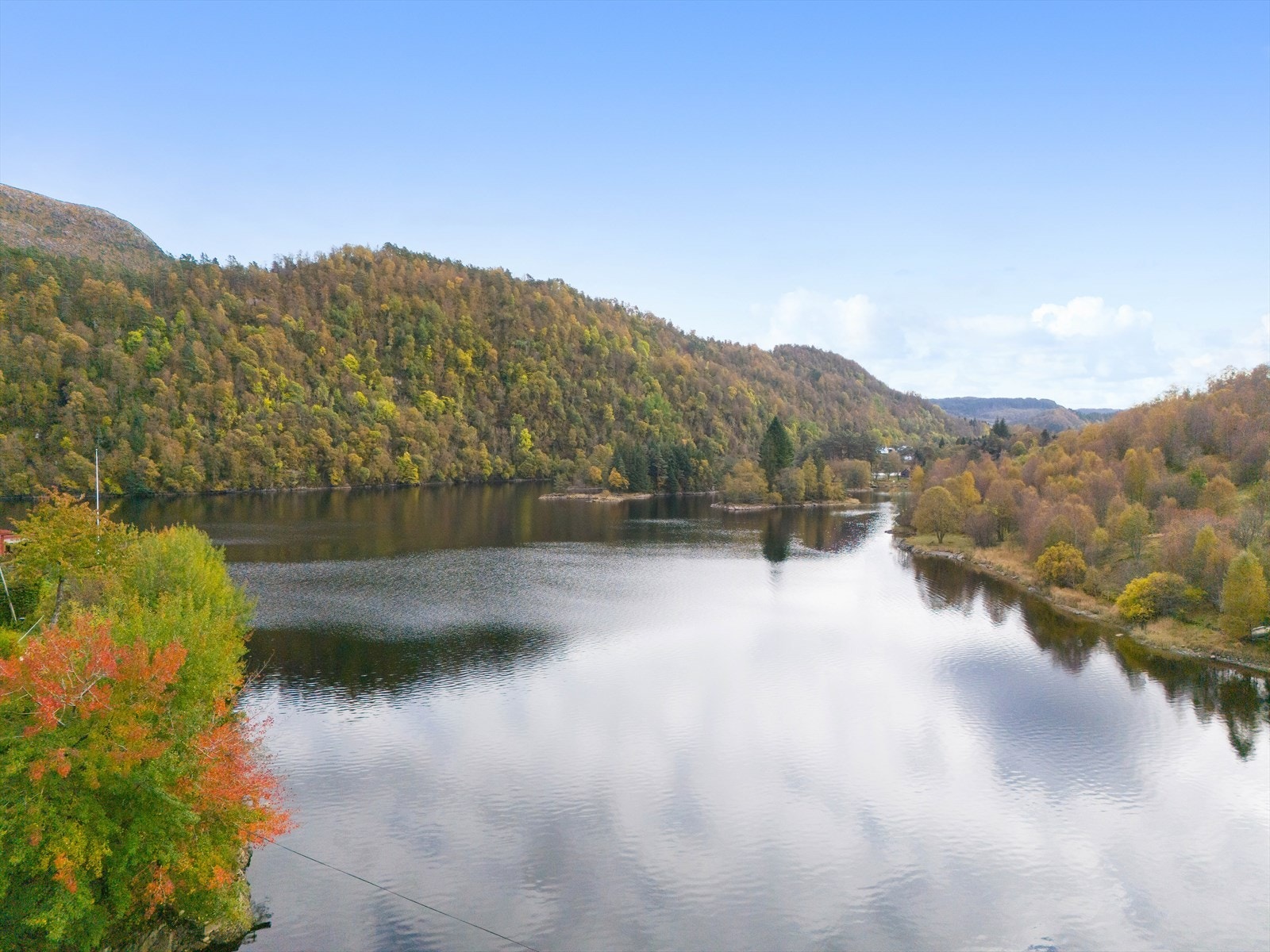 Grimevatnet er et steinkast unna Galleribilde