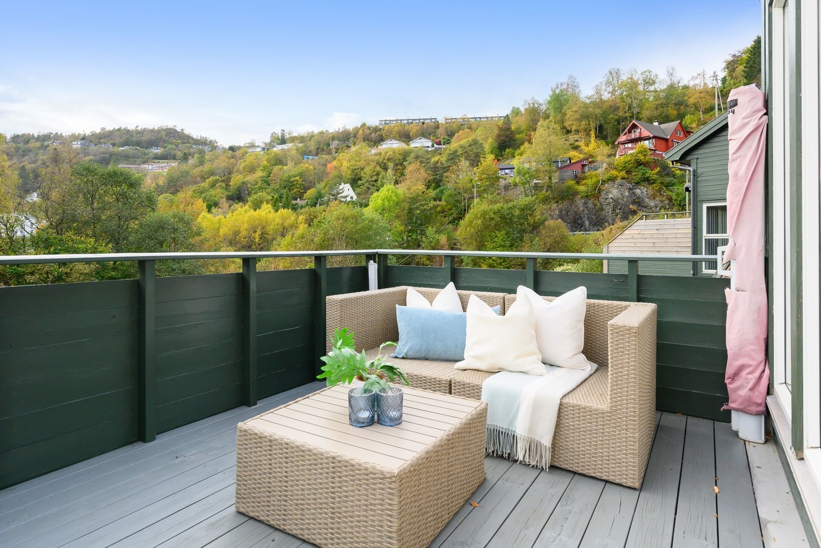 Altanen er vendt mot sydvest. Galleribilde