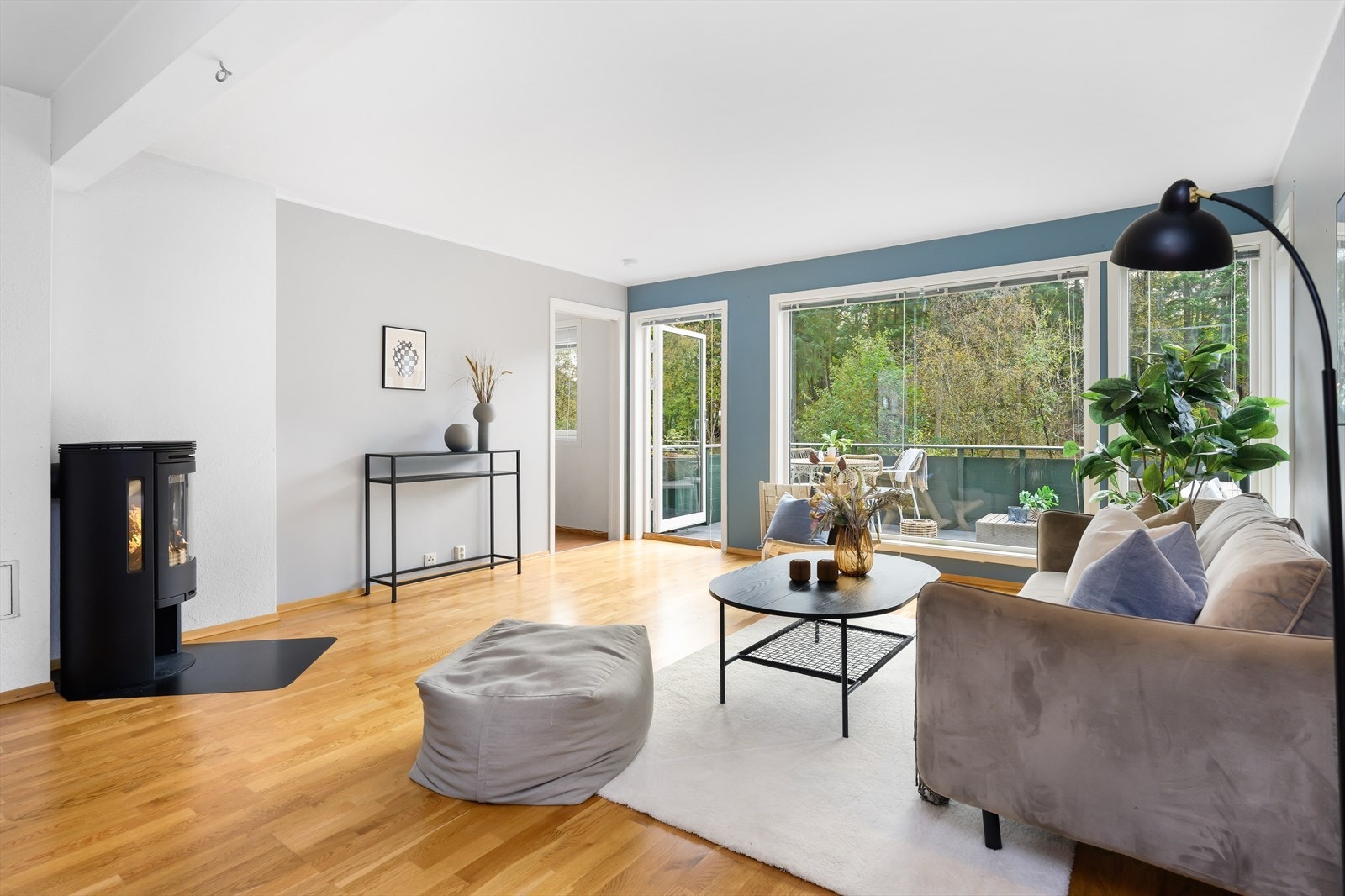 Vedovn og varempumpe i stuen. Galleribilde