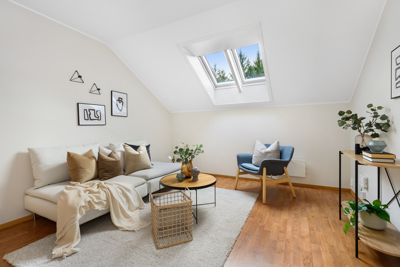 I loftsstuen kan barna ha sin egen tv-krok Galleribilde