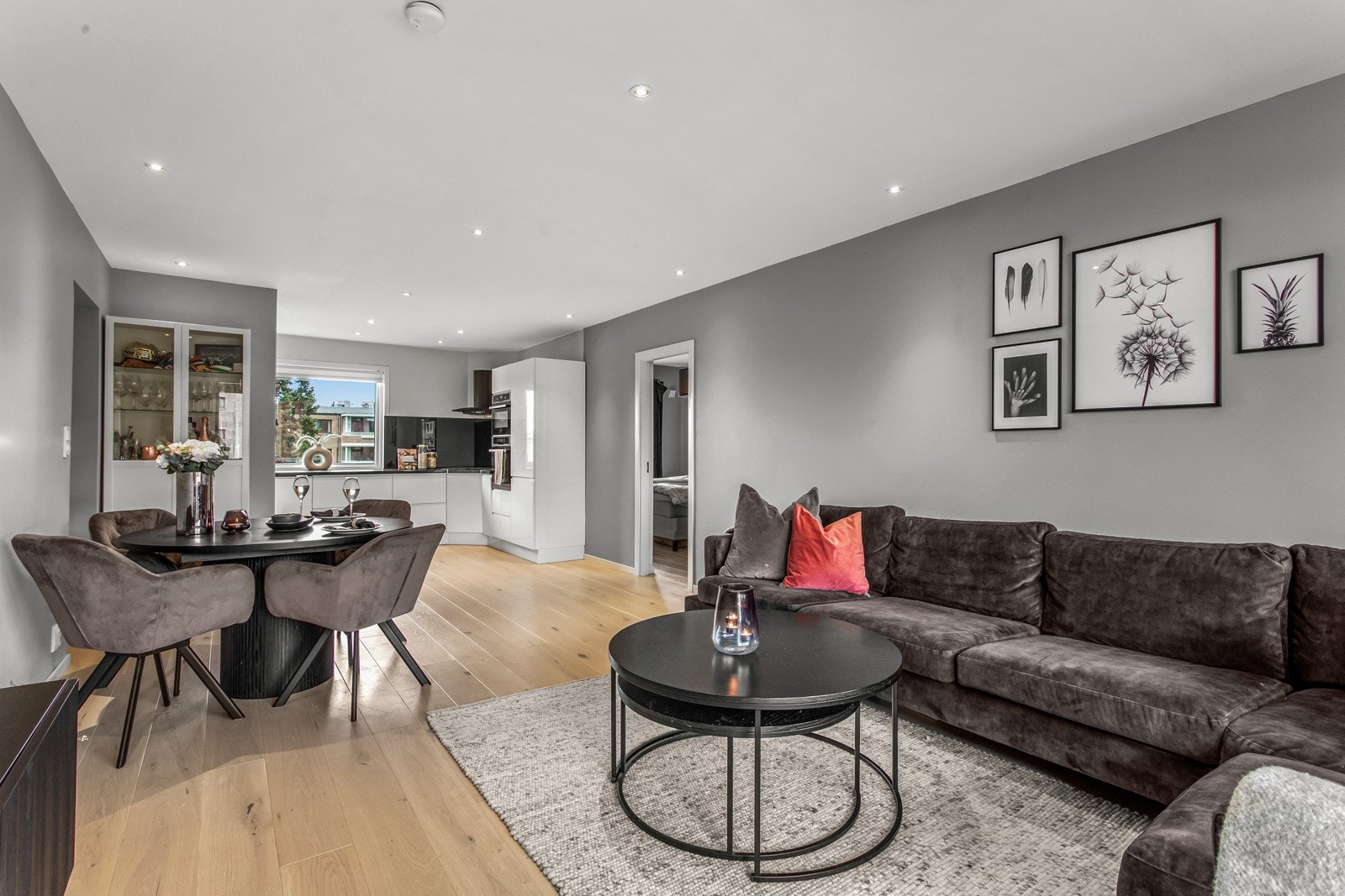 Velkommen til Bølerlia 37, presentert av Schala & Partners avd. Bjørvika / Gamle Oslo ved Linus Juell, tlf. 98 64 77 21. Galleribilde