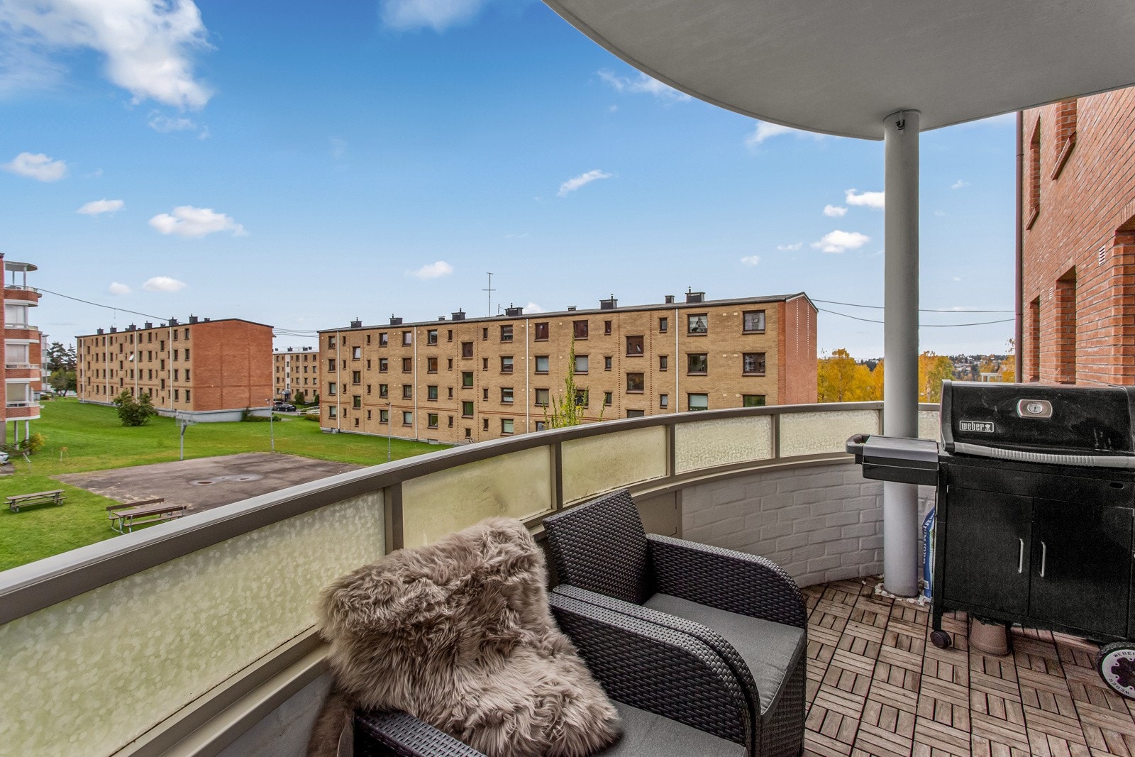 Det er tillatt med bruk av gass- og elektrisk grill på balkong. Galleribilde