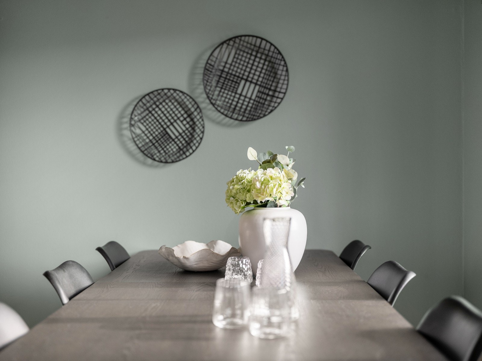 Detaljbilde spisebord. Galleribilde