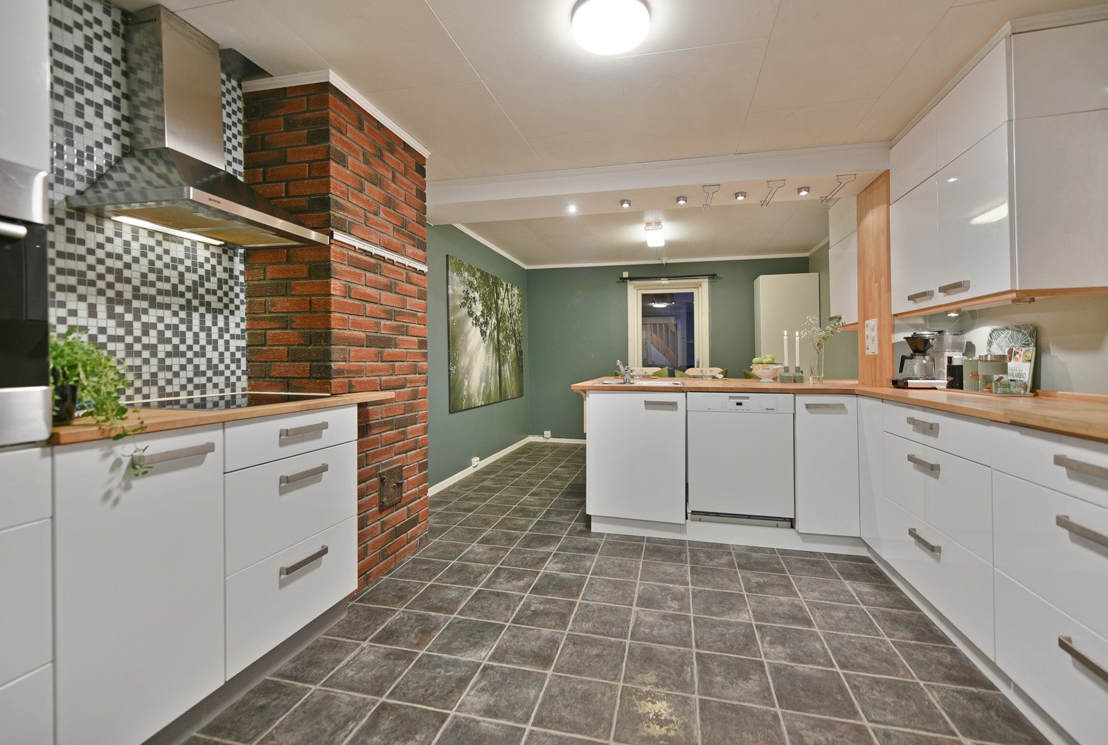 Romslig kjøkken Galleribilde