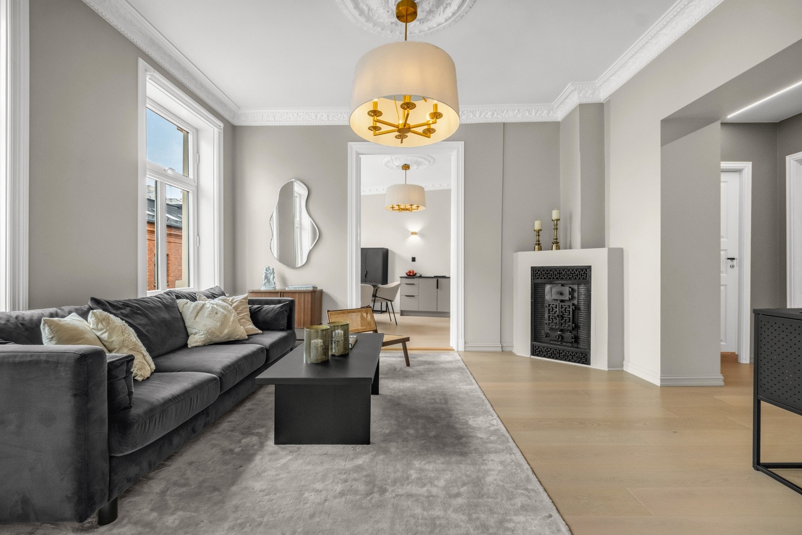 Påkostet med velvalgte, moderne farger og materialer, tøff belysning og eksklusiv utførelse. Galleribilde