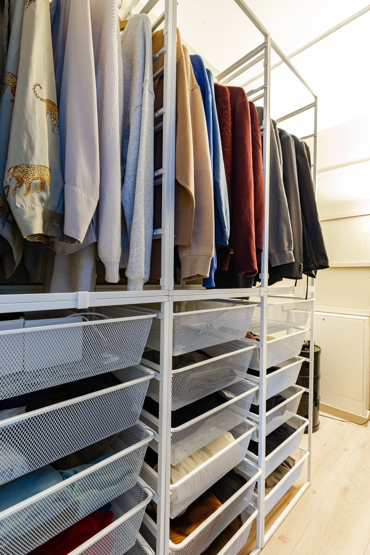 I dag er rommet benyttet som walk-in closet. Her er det god plass til oppbevaring av klær, sko og det man måtte ønske. Galleribilde