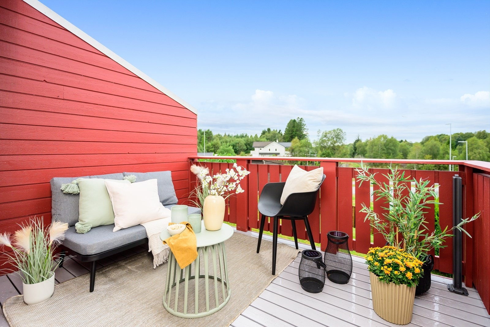 Solrik balkong på ca. 6,9 m² Galleribilde