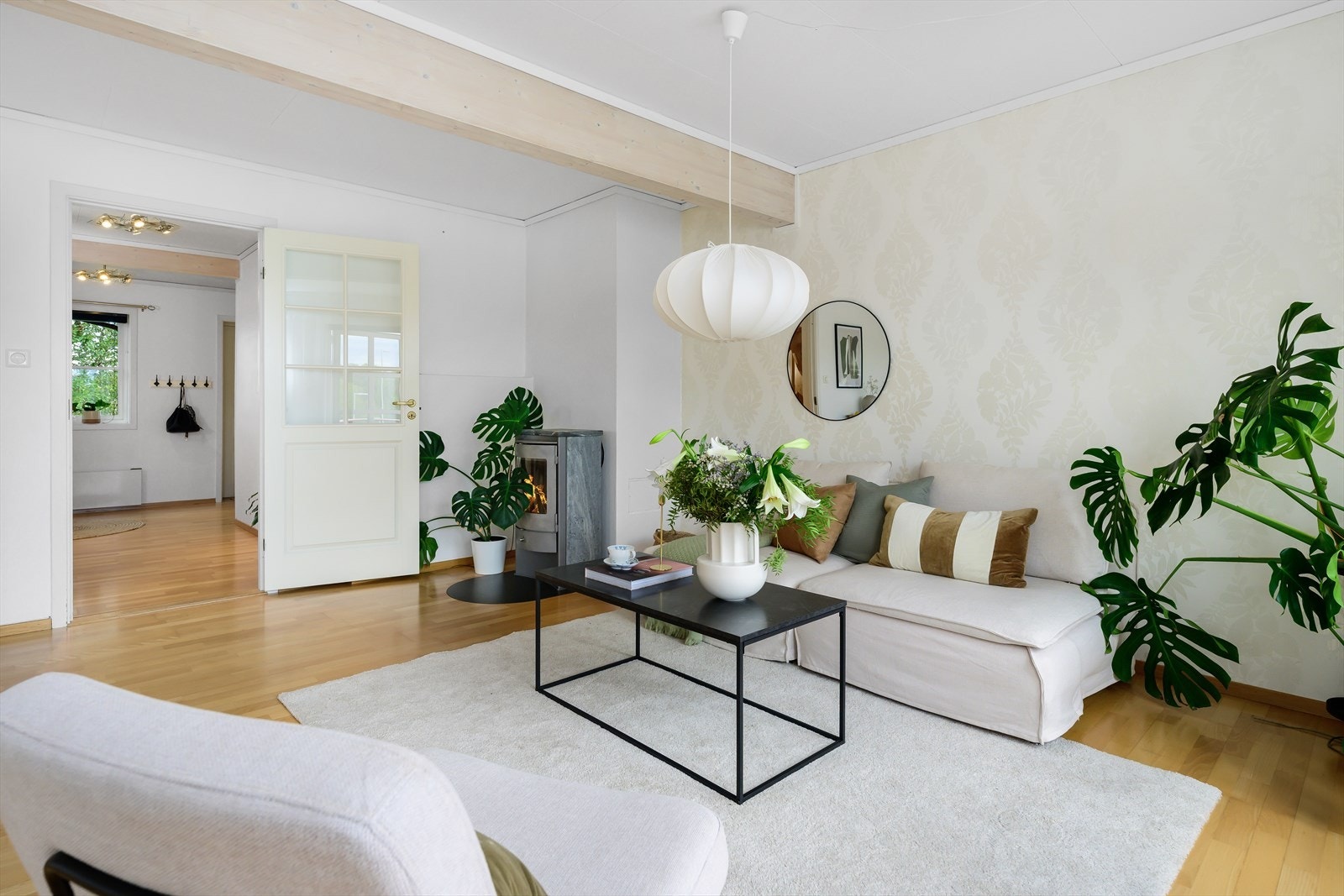 Peis i stue Galleribilde