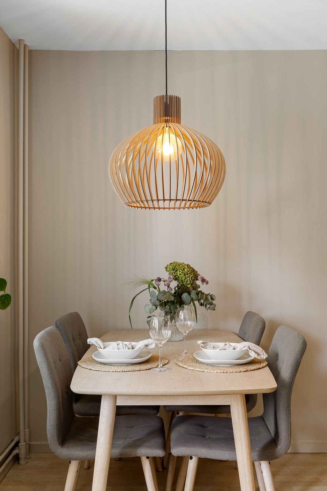 Her kan du invitere familie og venner til en hyggelig middag. Galleribilde