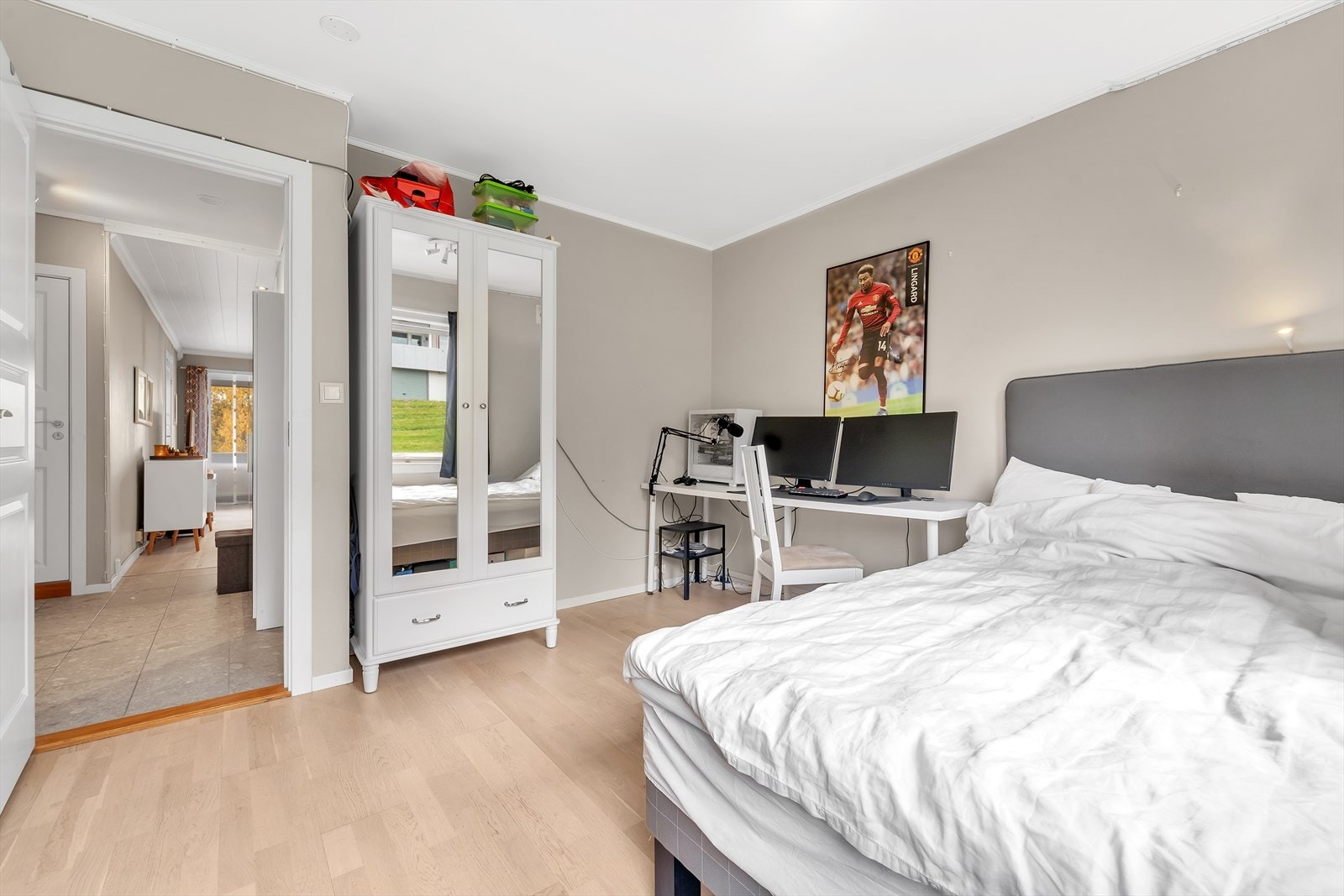 Soverom 2 er også av god størrelse med mulighet til å innrede etter eget ønske og behov. Galleribilde