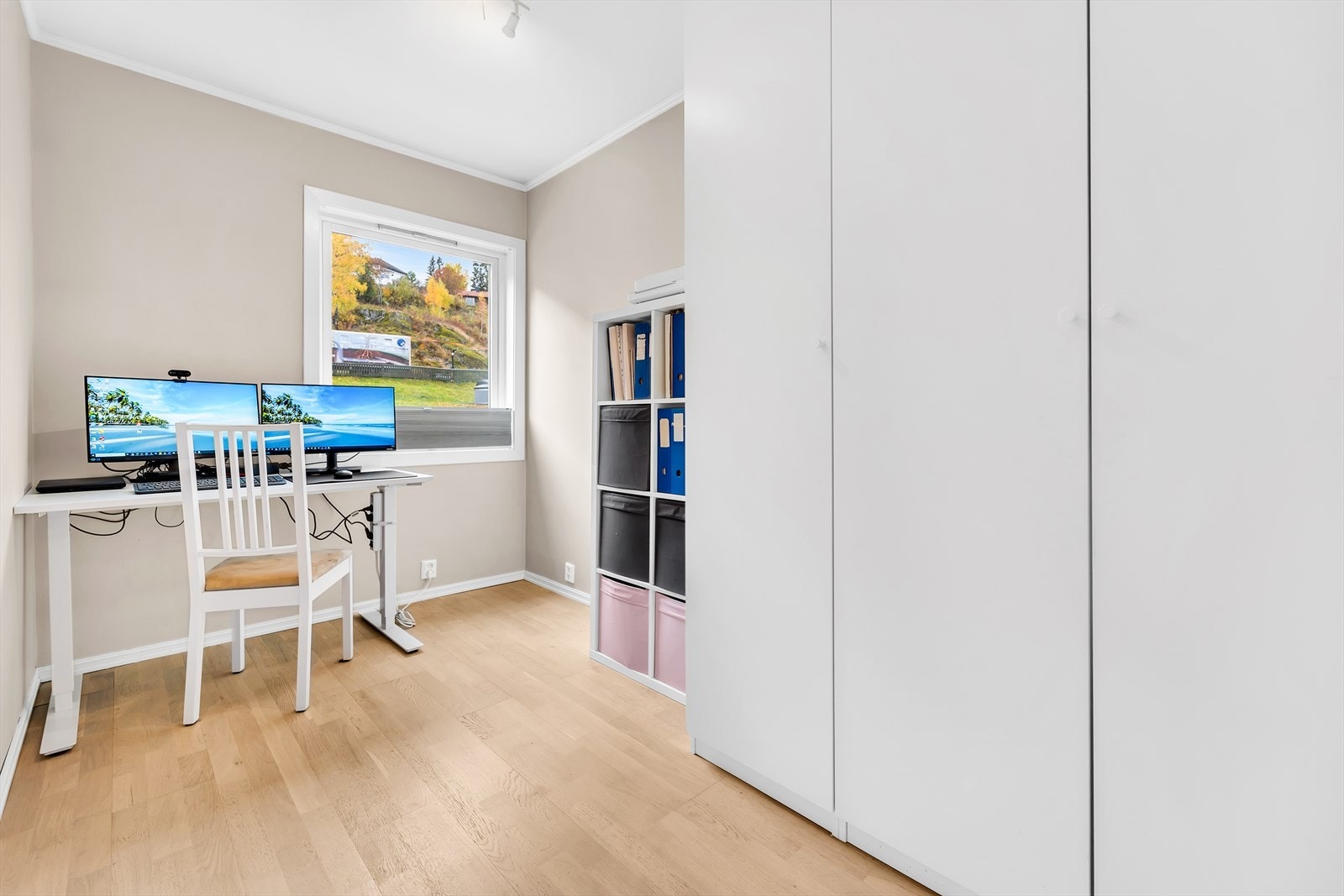 Soverom 3 kan innredes etter eget ønske og behov. Her er det også stort garderobeskap som medfølger. Galleribilde