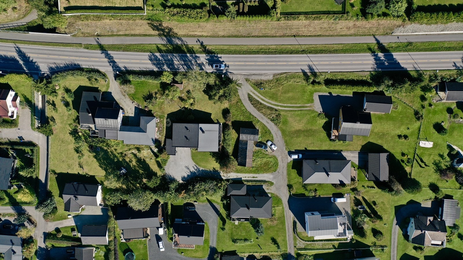 Eiendommen har adkomst fra offentlig vei. Galleribilde