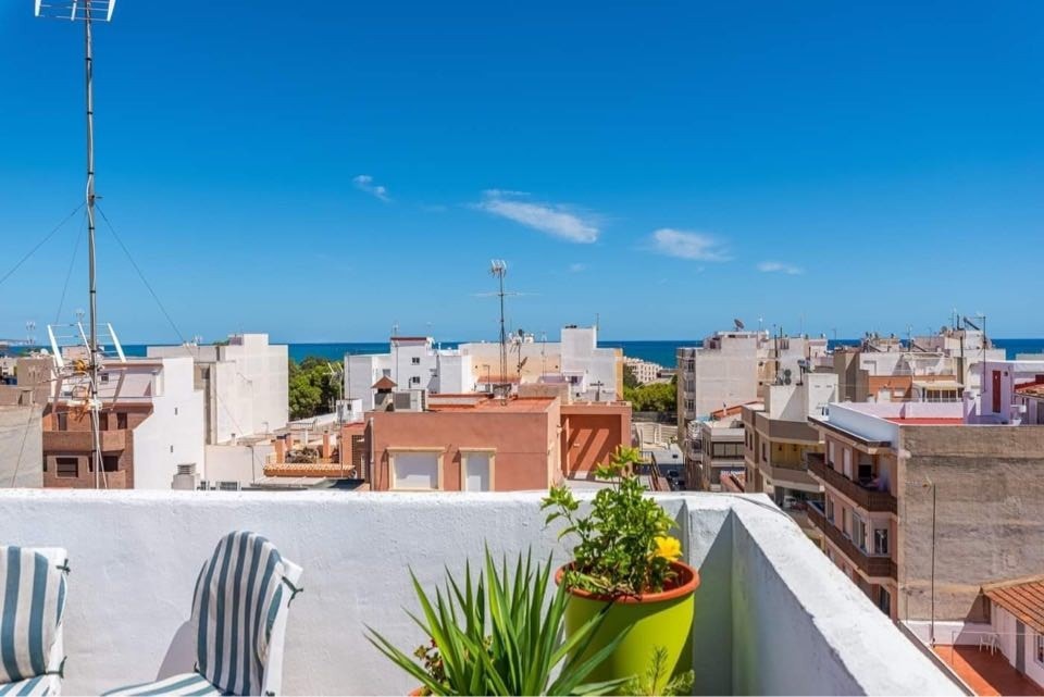 Utsikt fra takterrassen til sjøen. Galleribilde