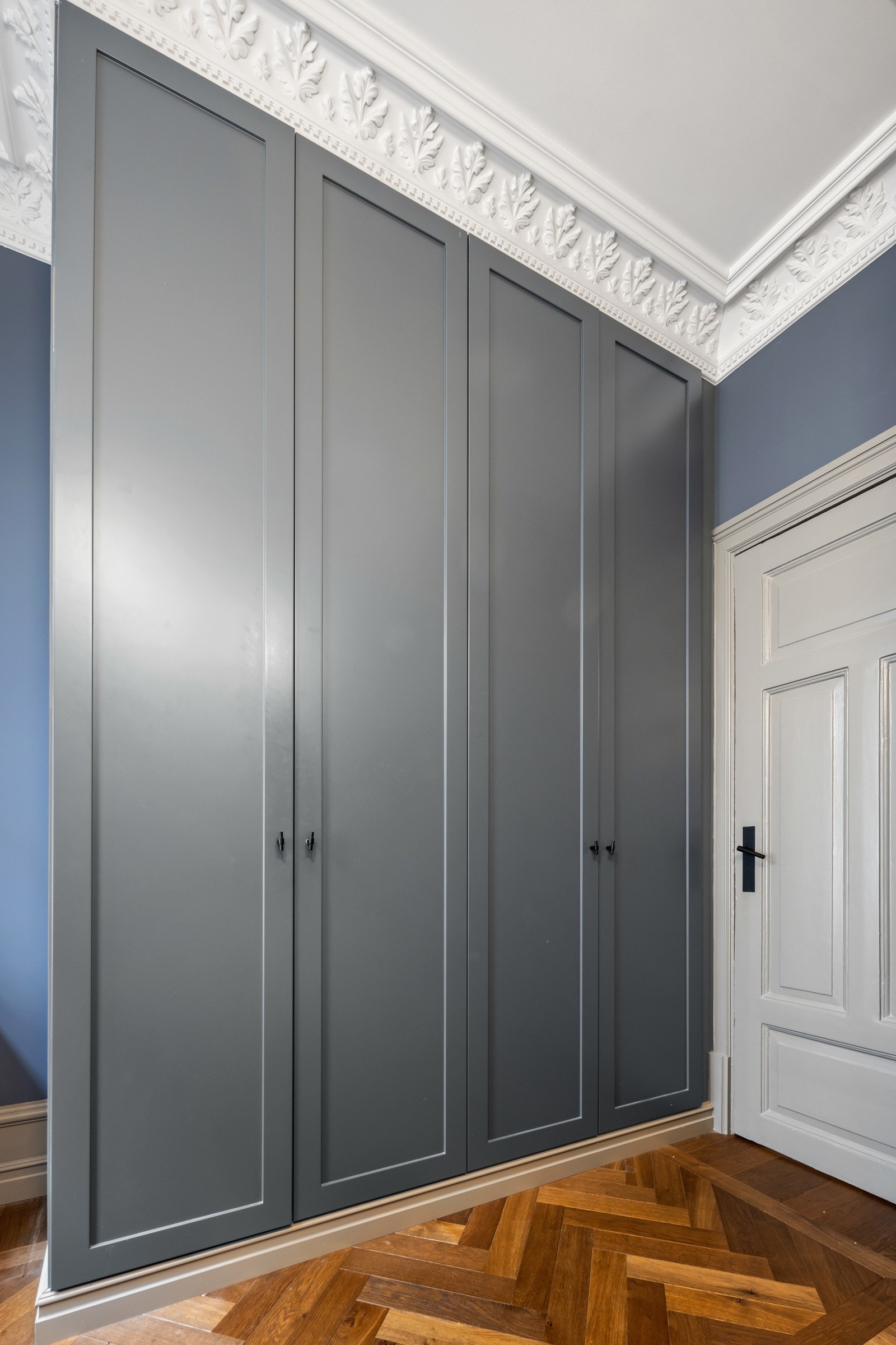 Begge soverommene vender sameiets bakgård. Galleribilde