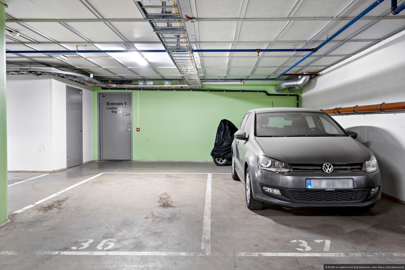 Parkering med lader Galleribilde