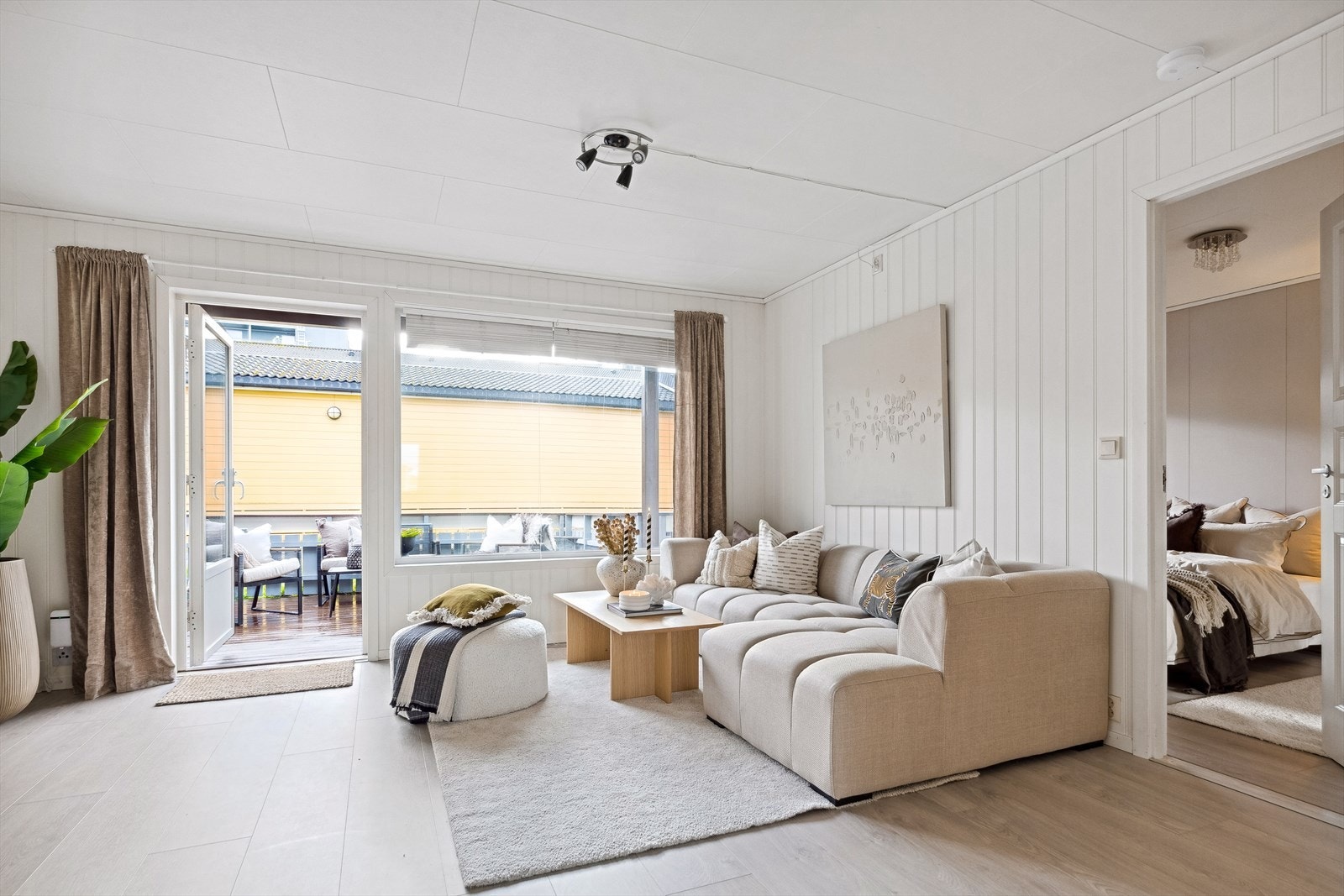 Velkommen til Brundalen 11D - en romslig og tiltalende 3-roms selveierleilighet i et rolig og familievennlig boområde. Galleribilde