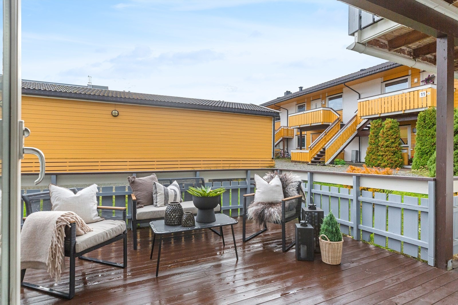 Her får du en svært romslig leilighet med en rekke gode kvaliteter som blant annet fast parkeringsplass, romslig terrasse på 20,5m² og baderom fra 2022. Galleribilde