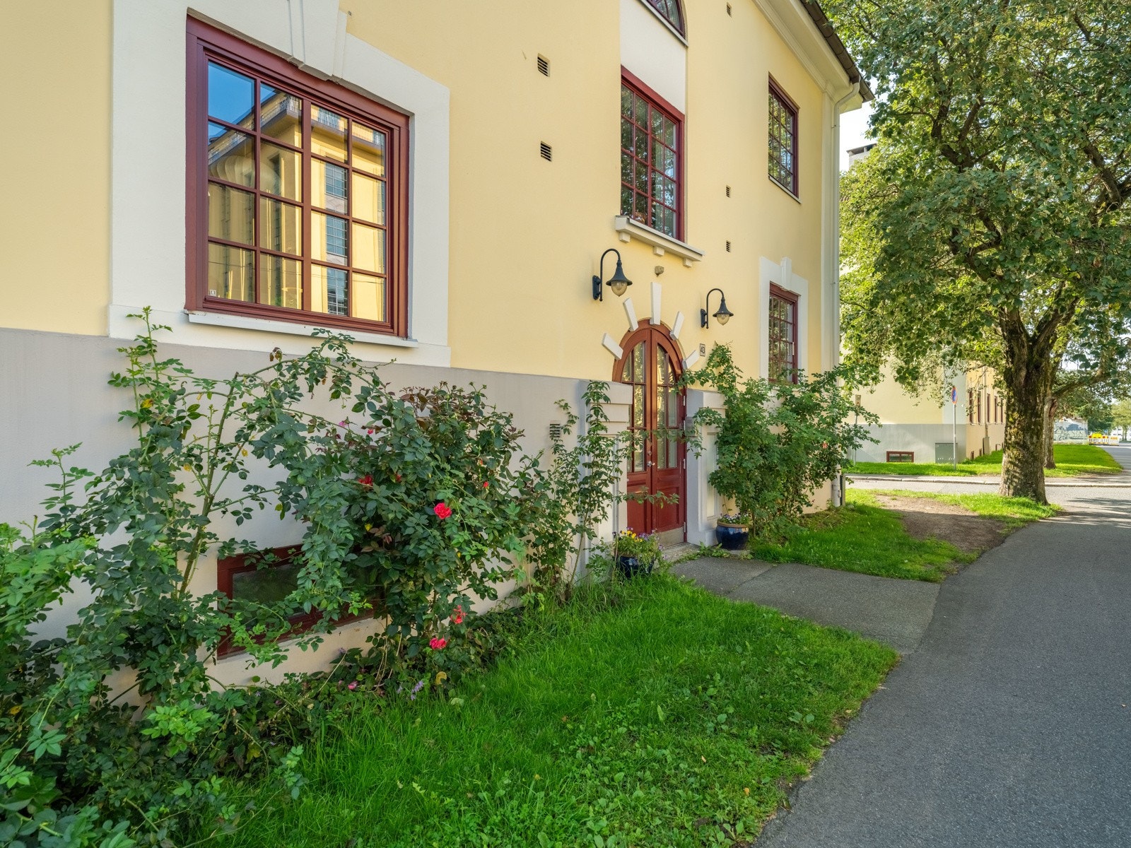Leiligheten ligger fint til i populære Bjølsen Borettslag, et svært hyggelig borettslag bestående av 103 leiligheter med et fantastisk bomiljø. Galleribilde