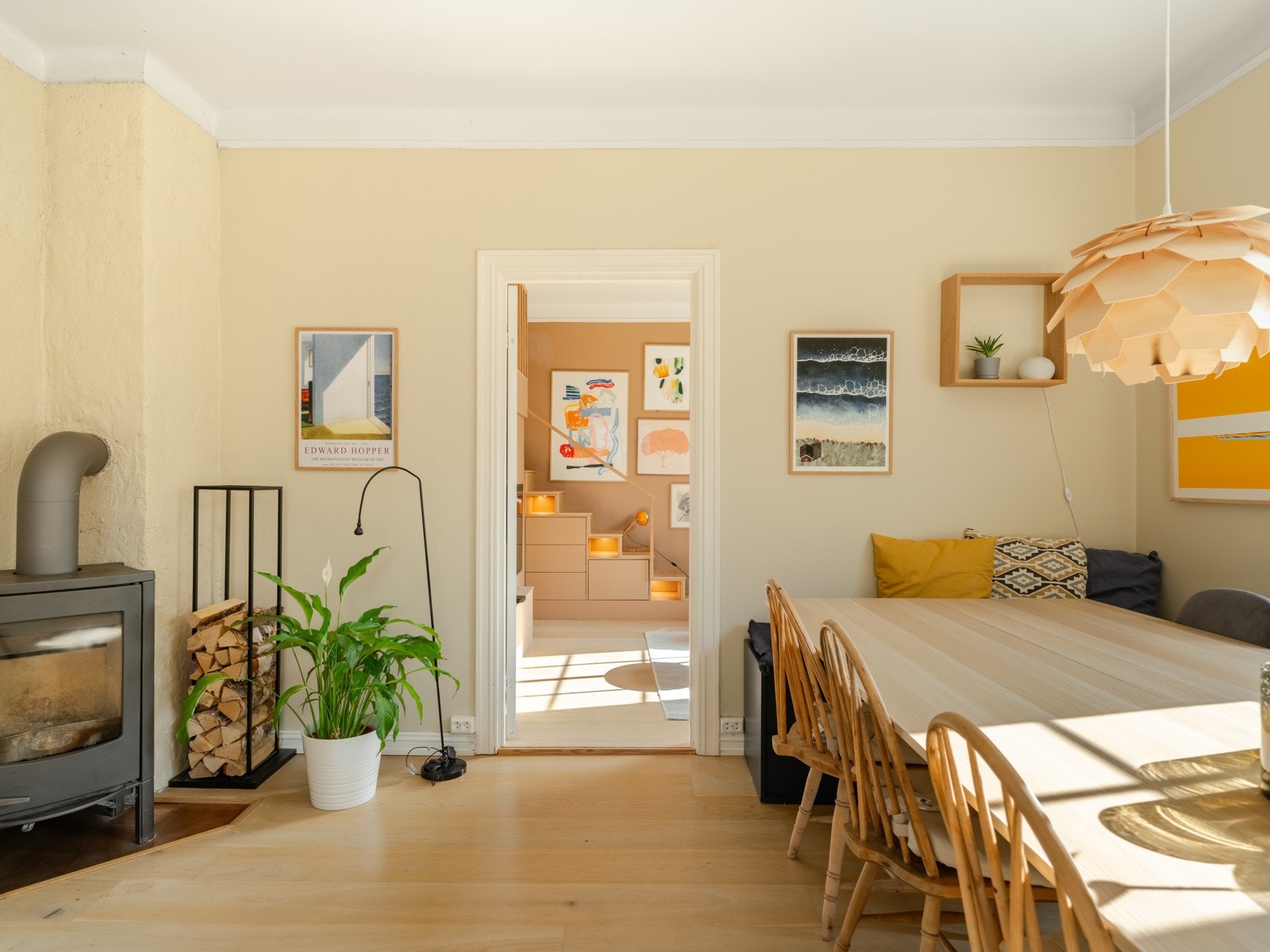 Fra spisestuen finner vi det første soverommet. Galleribilde