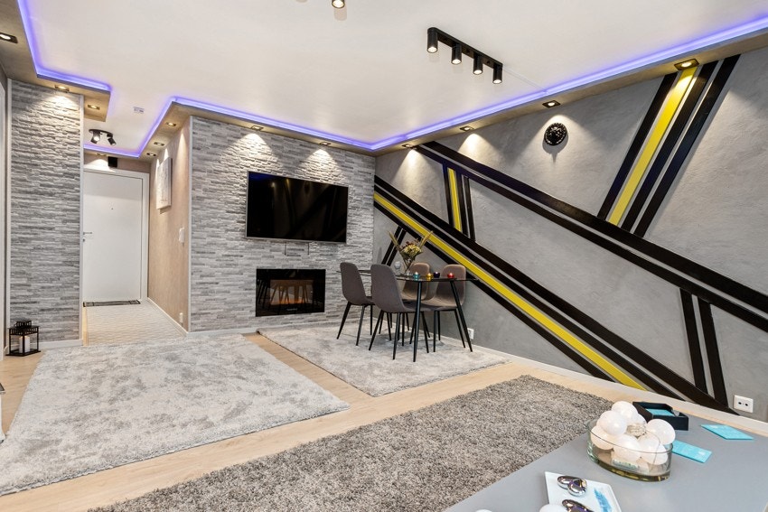 Moderne stue med god plass til spisestue og sofakrok. Galleribilde