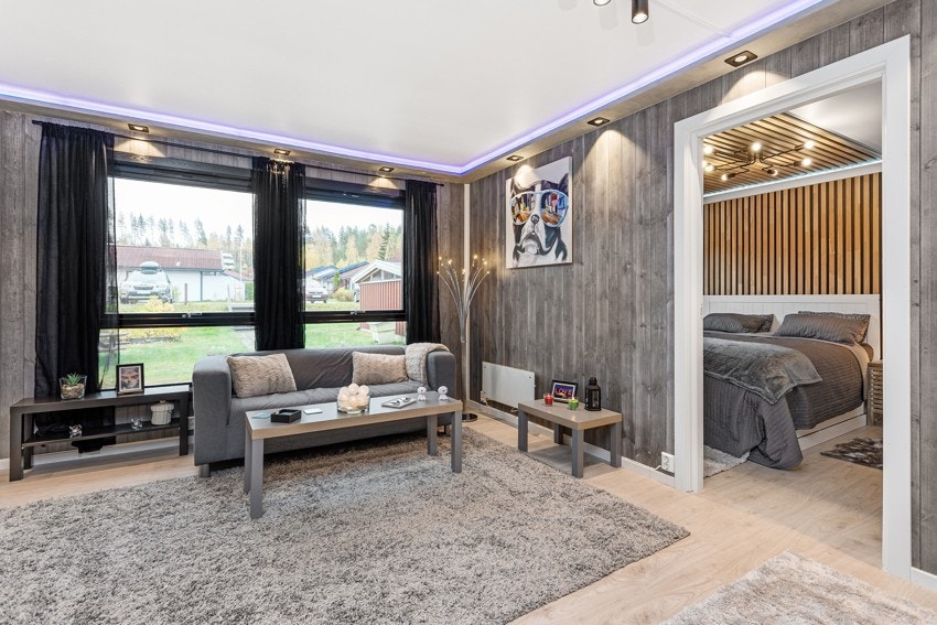 Fra stuen har man adkomst inn til soverommet. Galleribilde