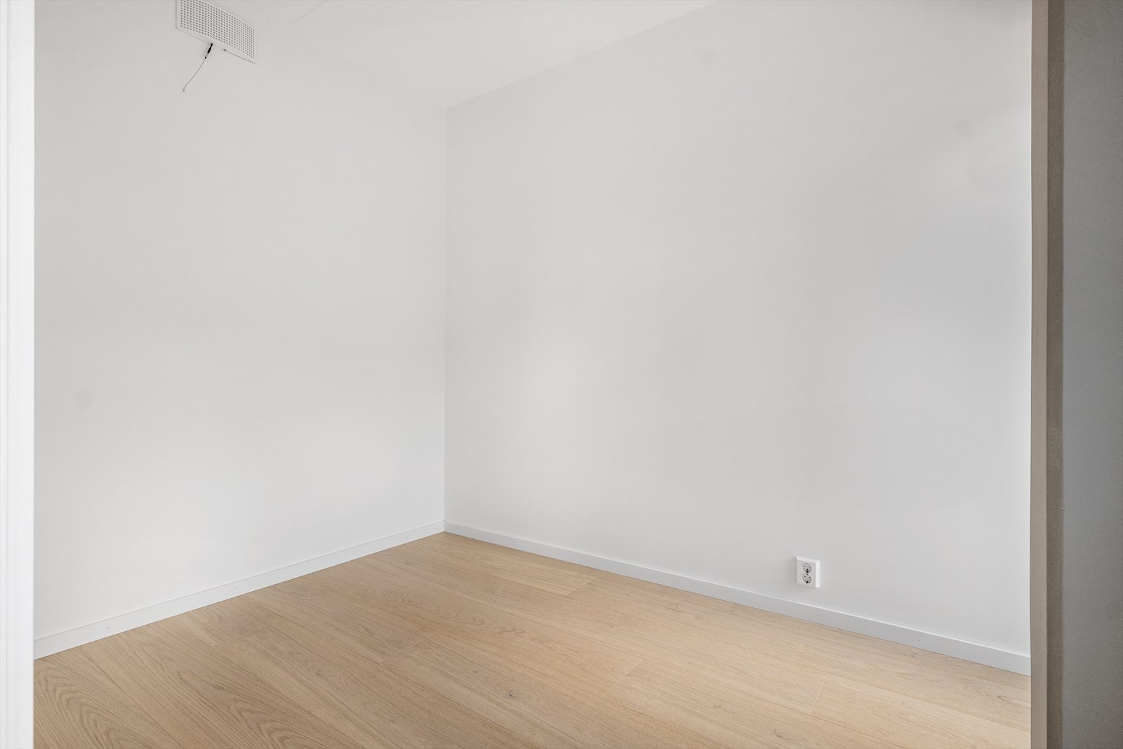 Soverom 2, som ikke er møblert. Her er det plass til enkelt og dobbel seng Galleribilde