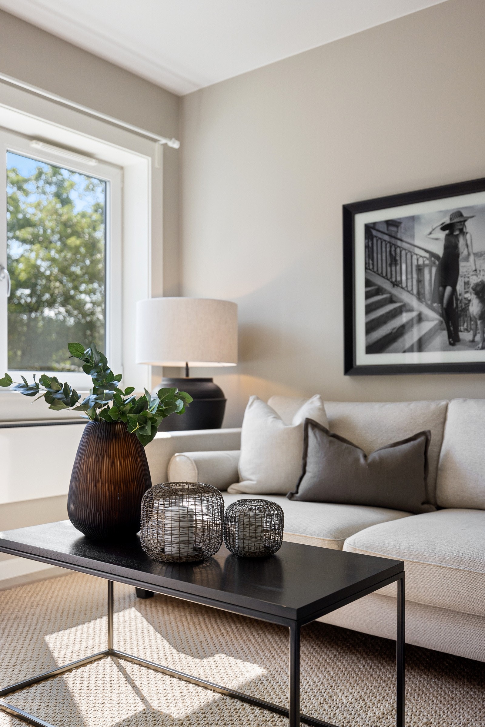 Leiligheten er i lyse og nøytrale farger som er lett å innrede etter. Galleribilde