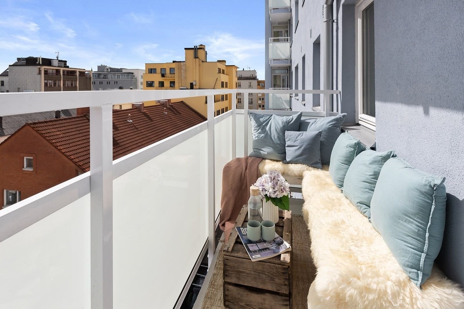 Balkong med plass til sittegruppe Galleribilde