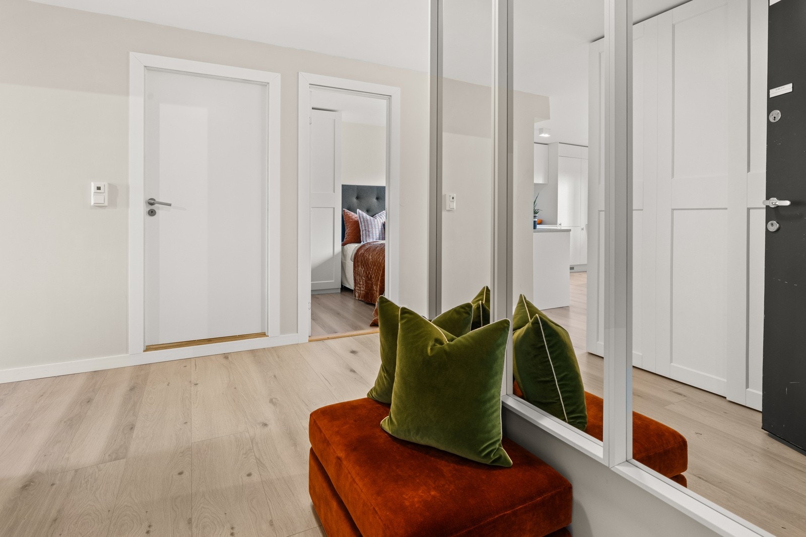 Badet ligger lett tilgjengelig ved inngangspartiet. Galleribilde