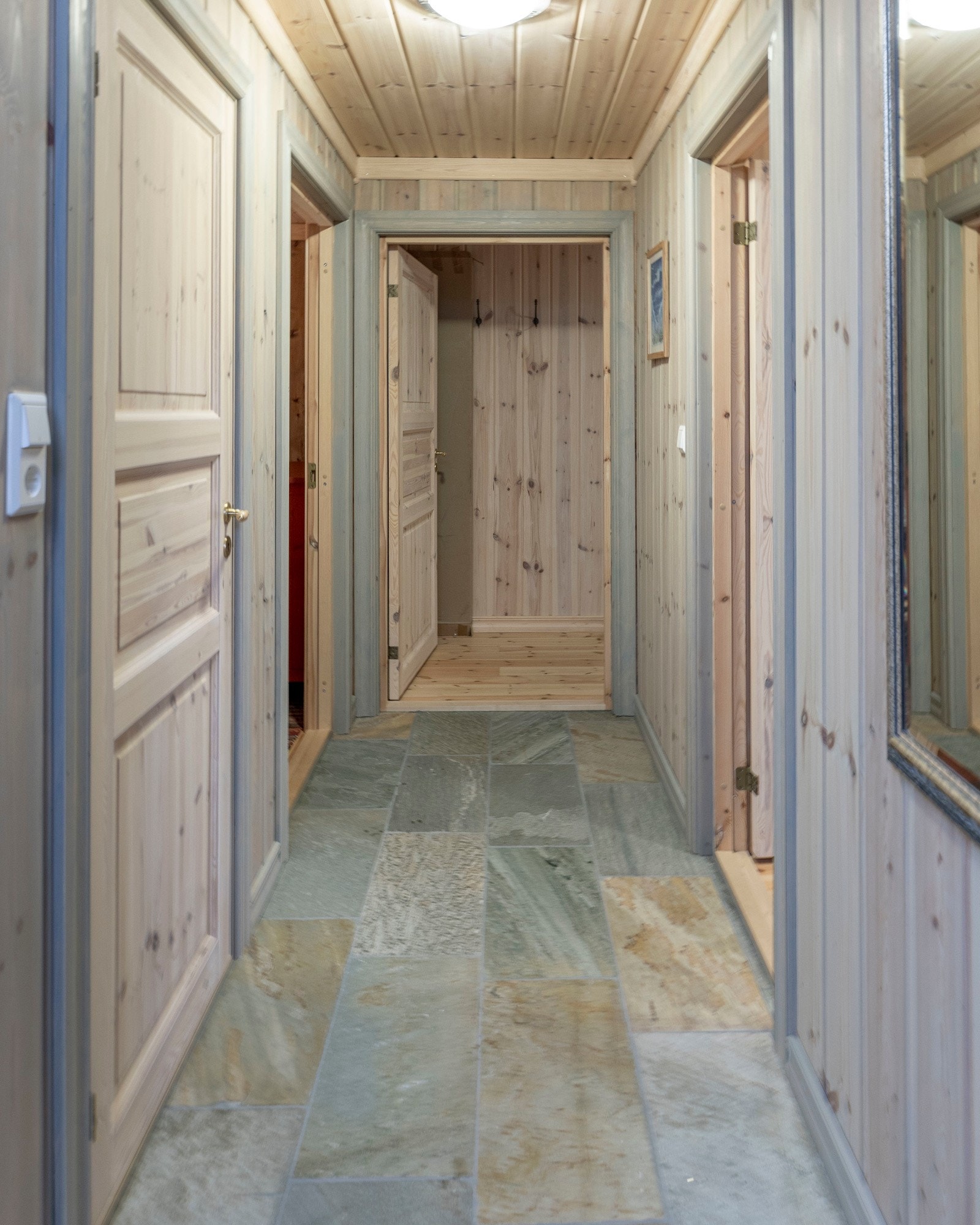 Gang til soverom og bad. Galleribilde