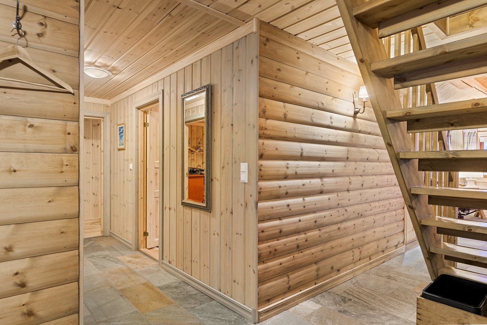 Inngangsparti. Galleribilde