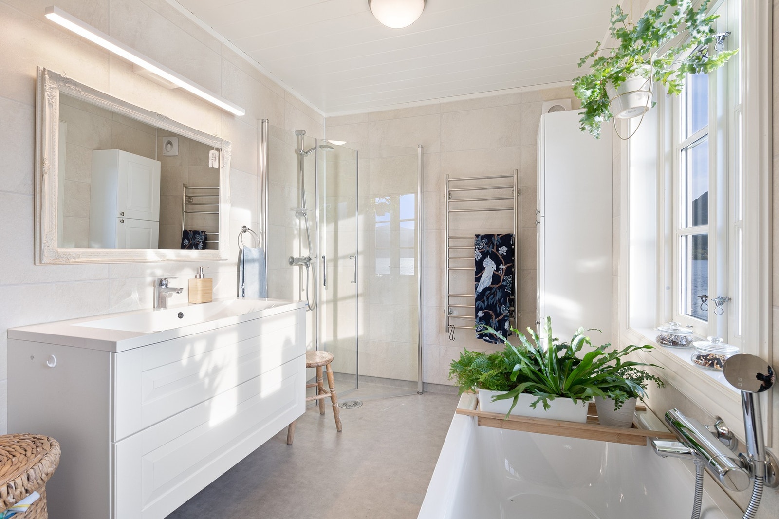 Bad i 1. etasje Galleribilde