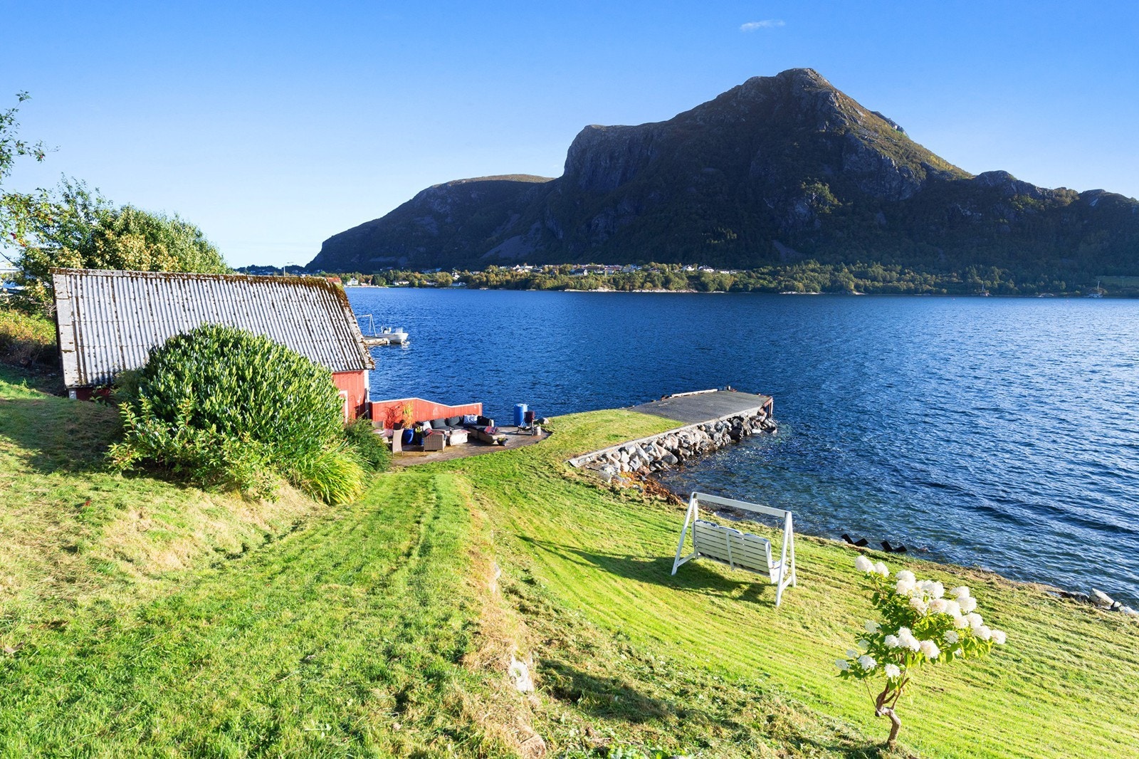 Eiendommen ligger i nydelige omgivelser Galleribilde