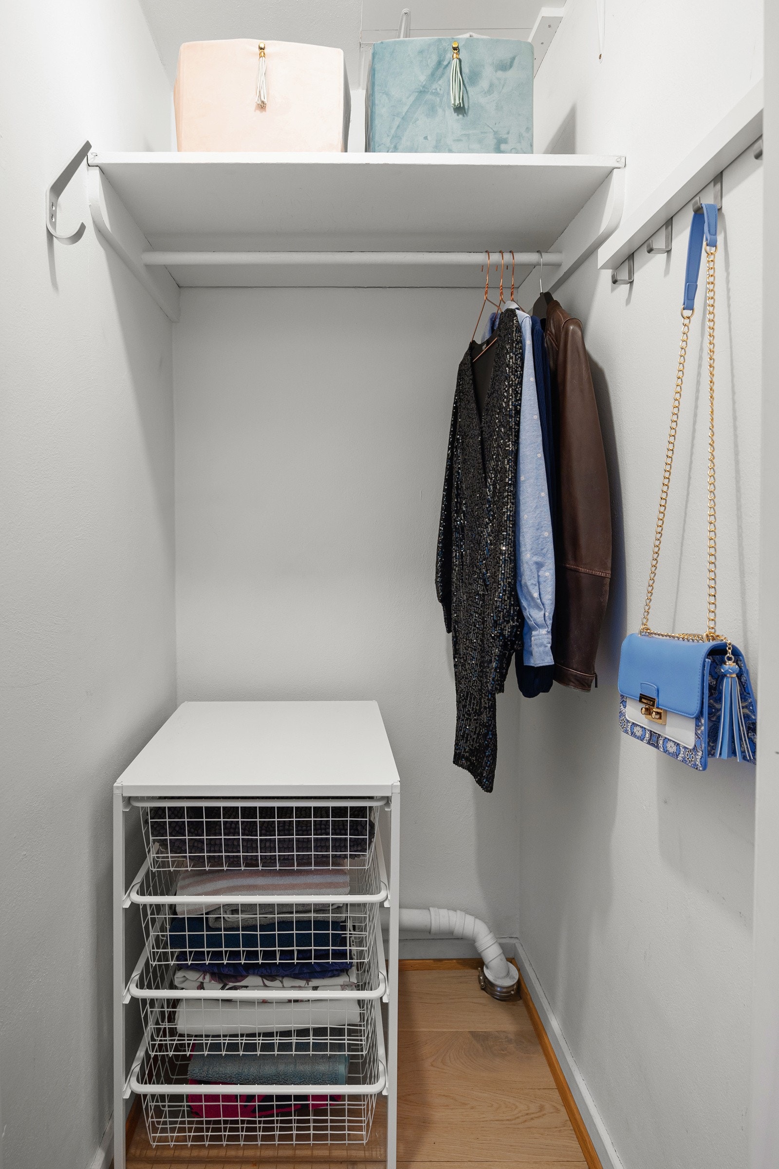 Praktisk, innvendig bod for ytterligere oppbevaring. Galleribilde