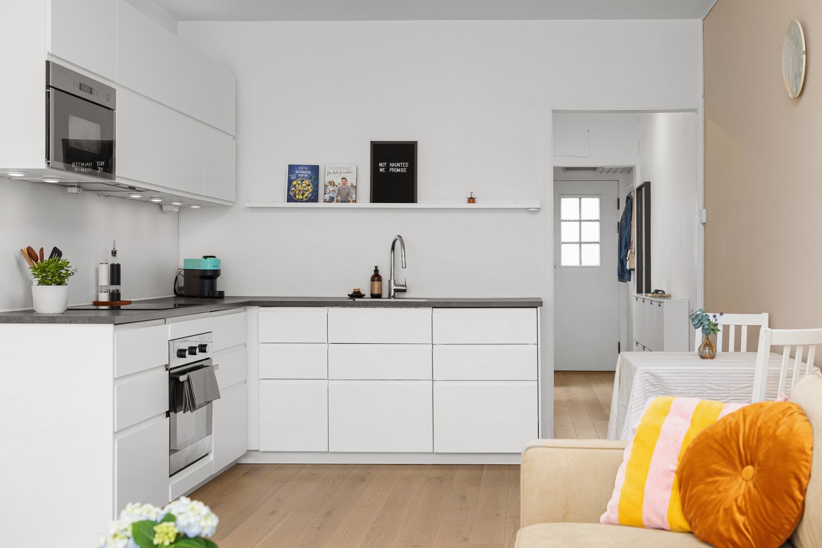 En innbydende 2-roms med en attraktiv og sentral beliggenhet. Galleribilde