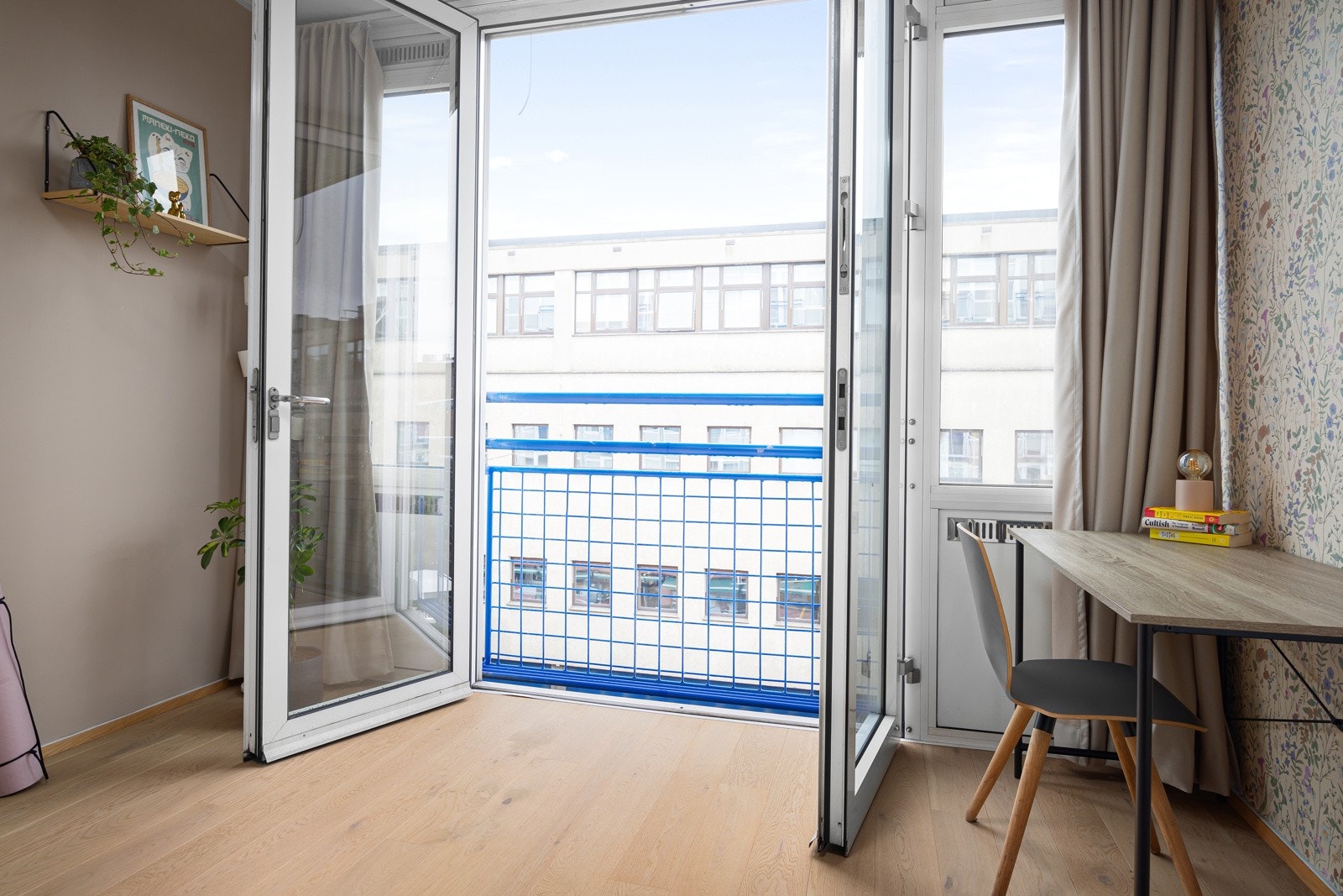 Fransk balkong mot sydvest. Galleribilde