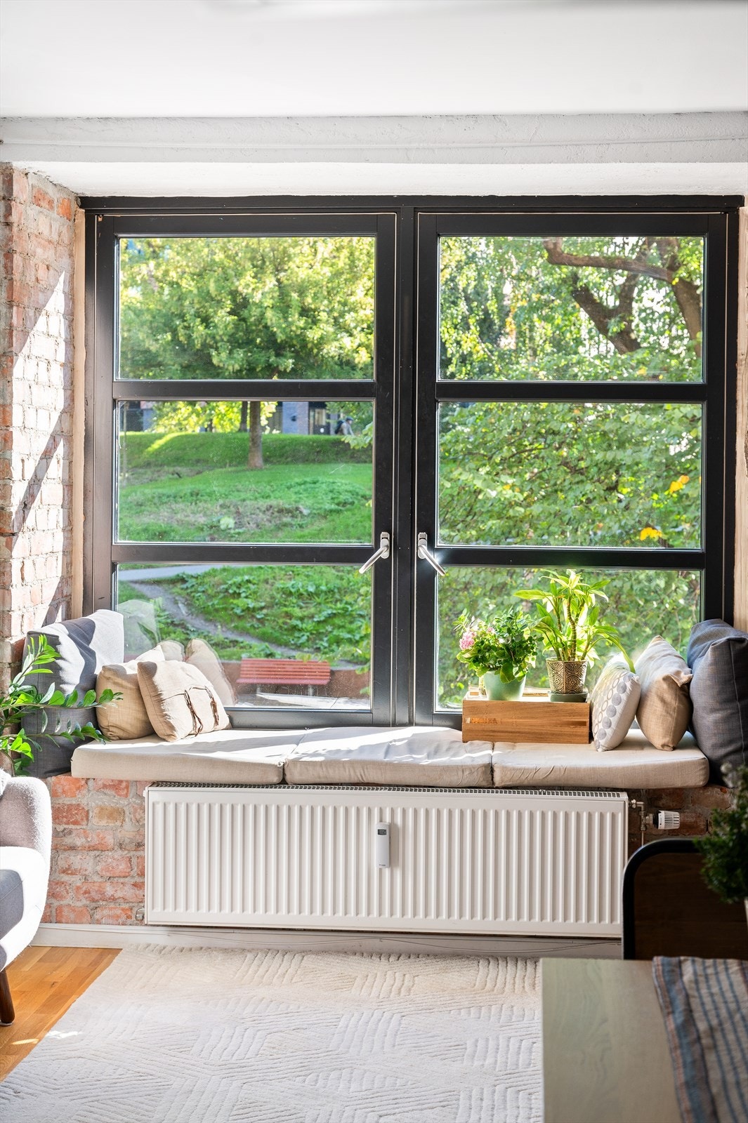 Her er det sol inn mellom ca kl 10 og kl 16 midtsommers. Galleribilde