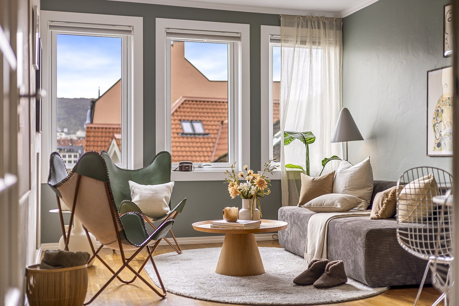 - Grunnpakke TV/internett (Telenor), trappevask, byggforsikring med mye mer er inkludert i felleskostnadene - Galleribilde