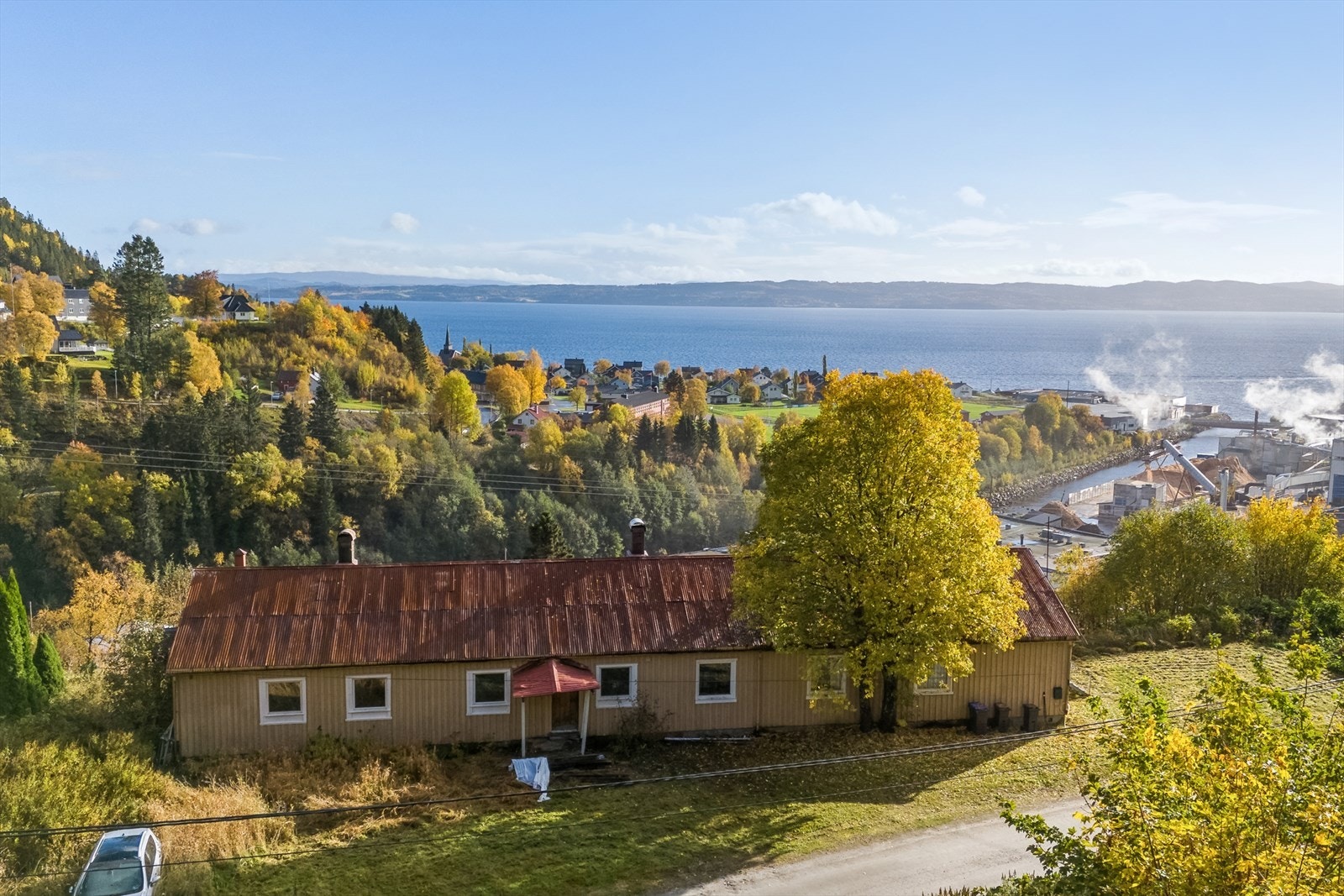 Velkommen til Bakkanvegen 1 - en romslig enebolig med potensialet Galleribilde