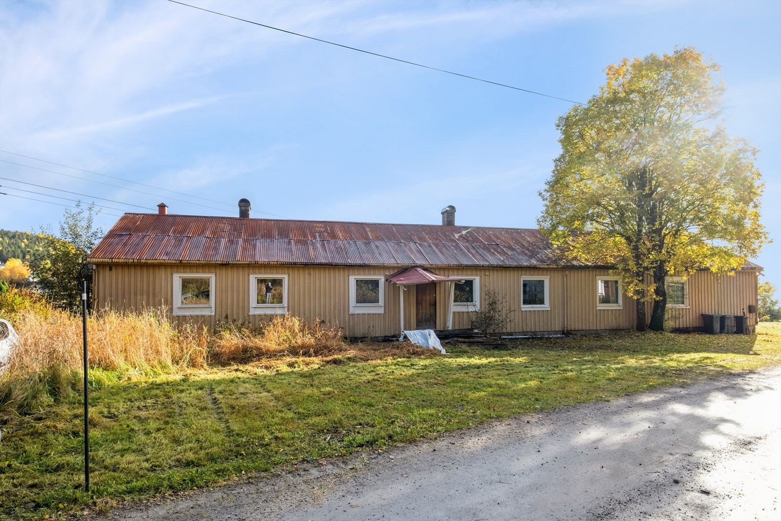 Eiendommen har en romslig tomt på 1 mål. Galleribilde