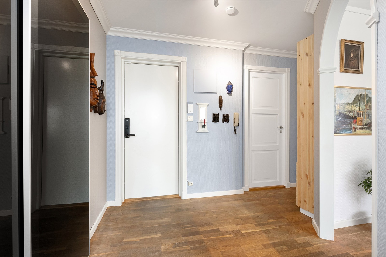 Entre/gang med garderobe Galleribilde