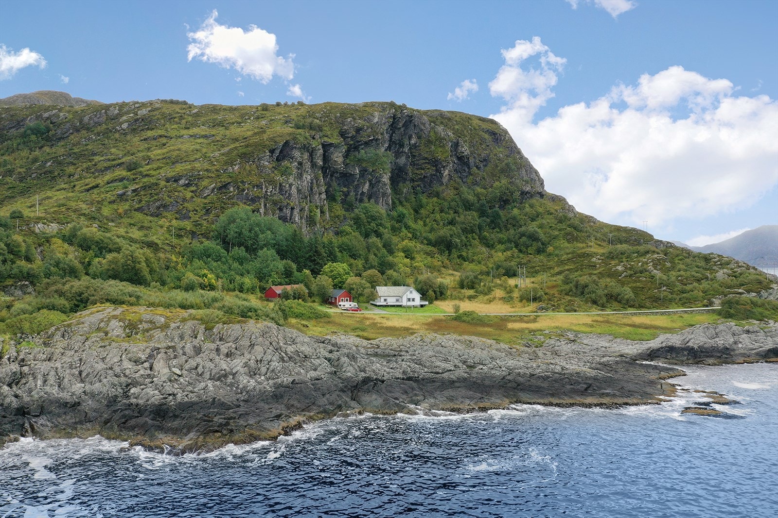 Stavenesvegen 1185 | Presentert av Eiendomsmegler Vest v/ Raymond Sandøy. Galleribilde