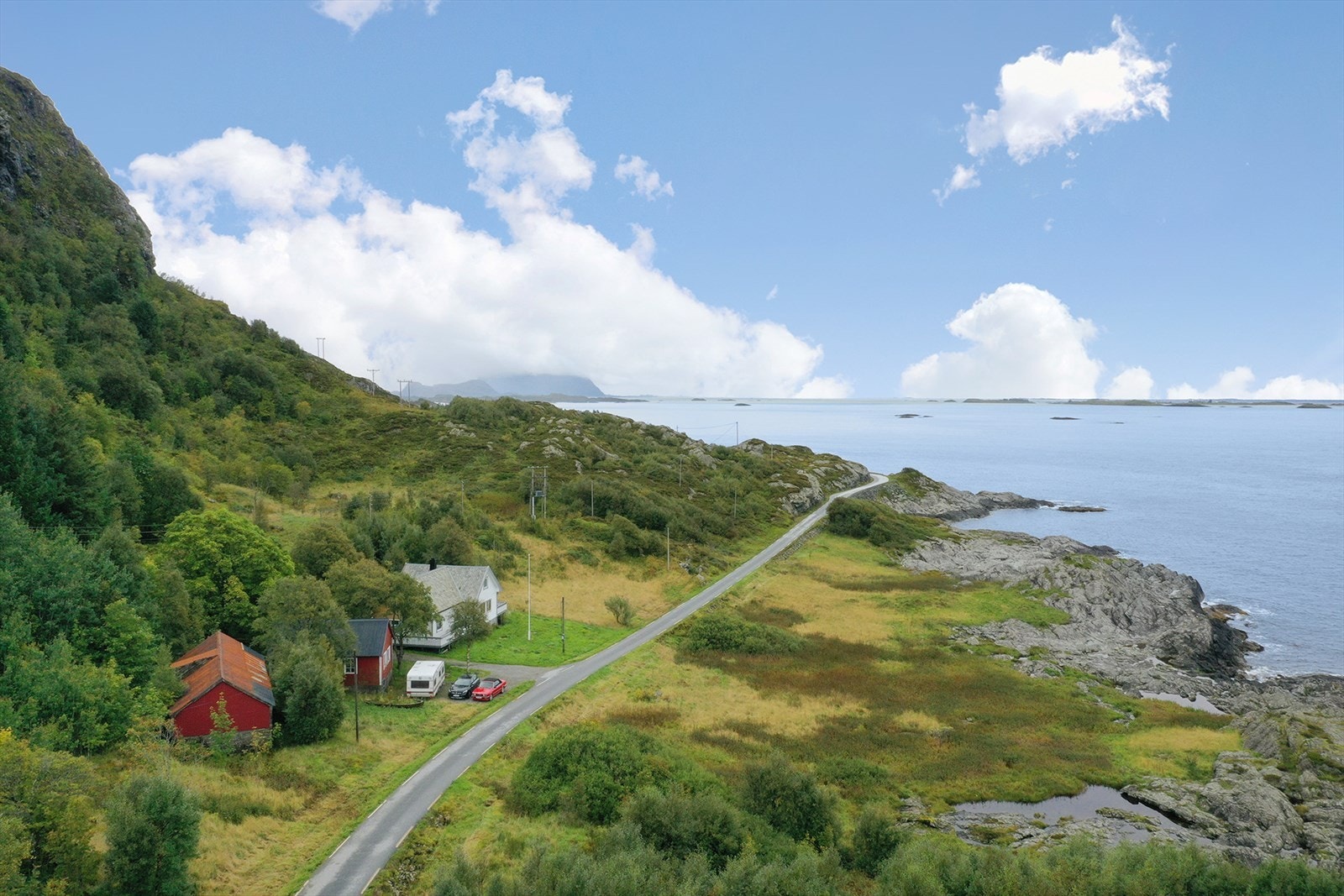 Beliggenheten er fantastisk om du ønsker å komme tett på naturen og storhavet. Galleribilde