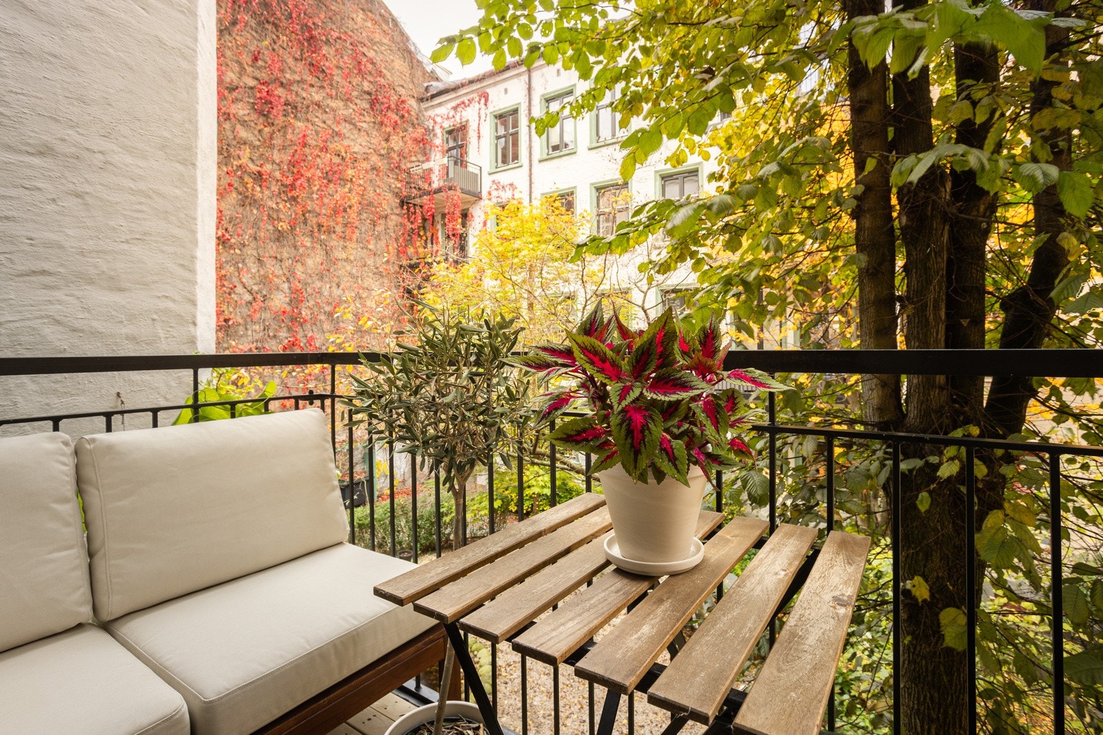 I tillegg til egen balkong har man som beboer tilgang på ytterligere to felles takterrasser. Galleribilde