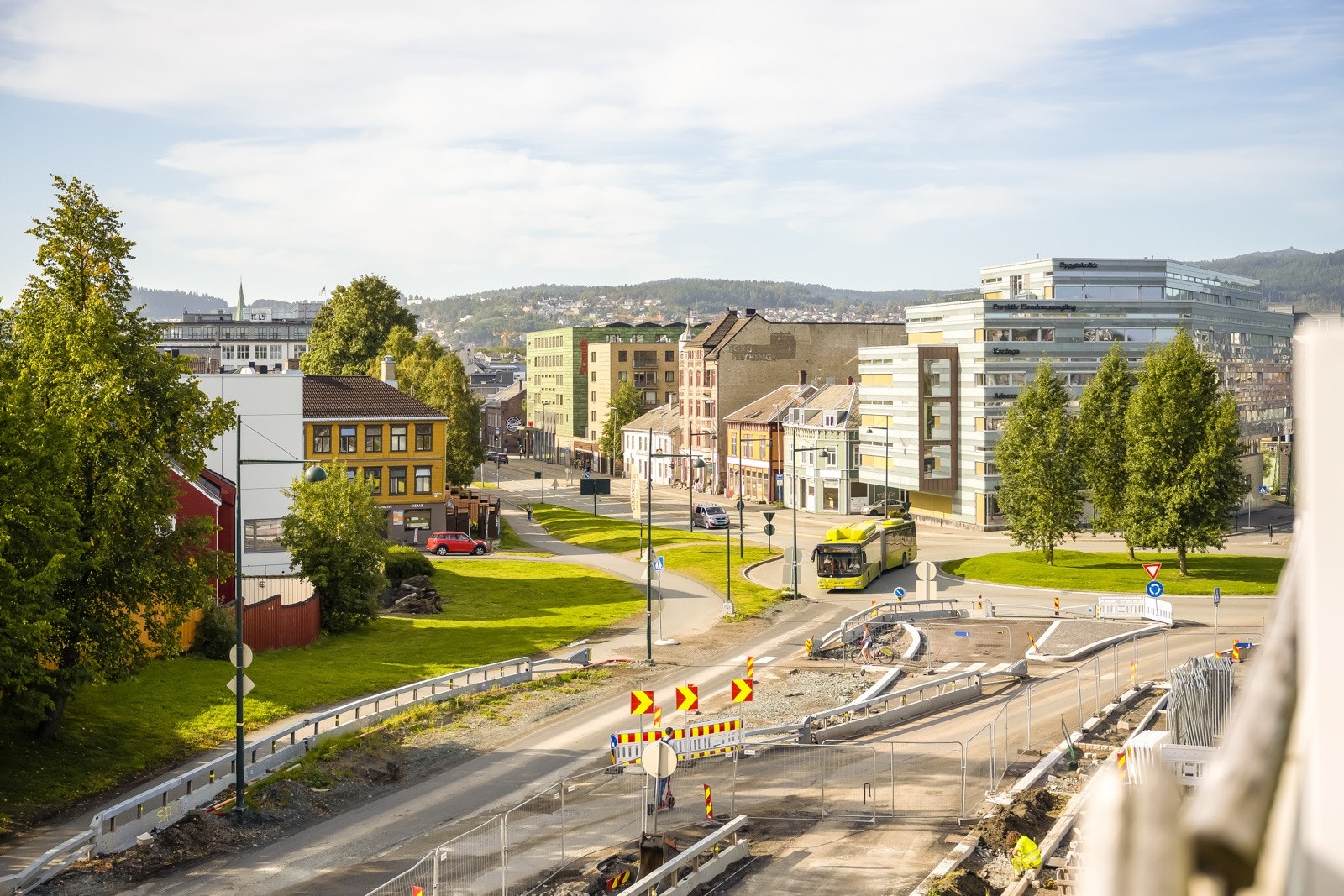 Arbeidet rundt Innherredsveien 48 nærmere seg slutten, bygården ligger helt inntil det som vil bli miljøgate og vil få ekstra utbytte av arbeidet når det står ferdig. Galleribilde