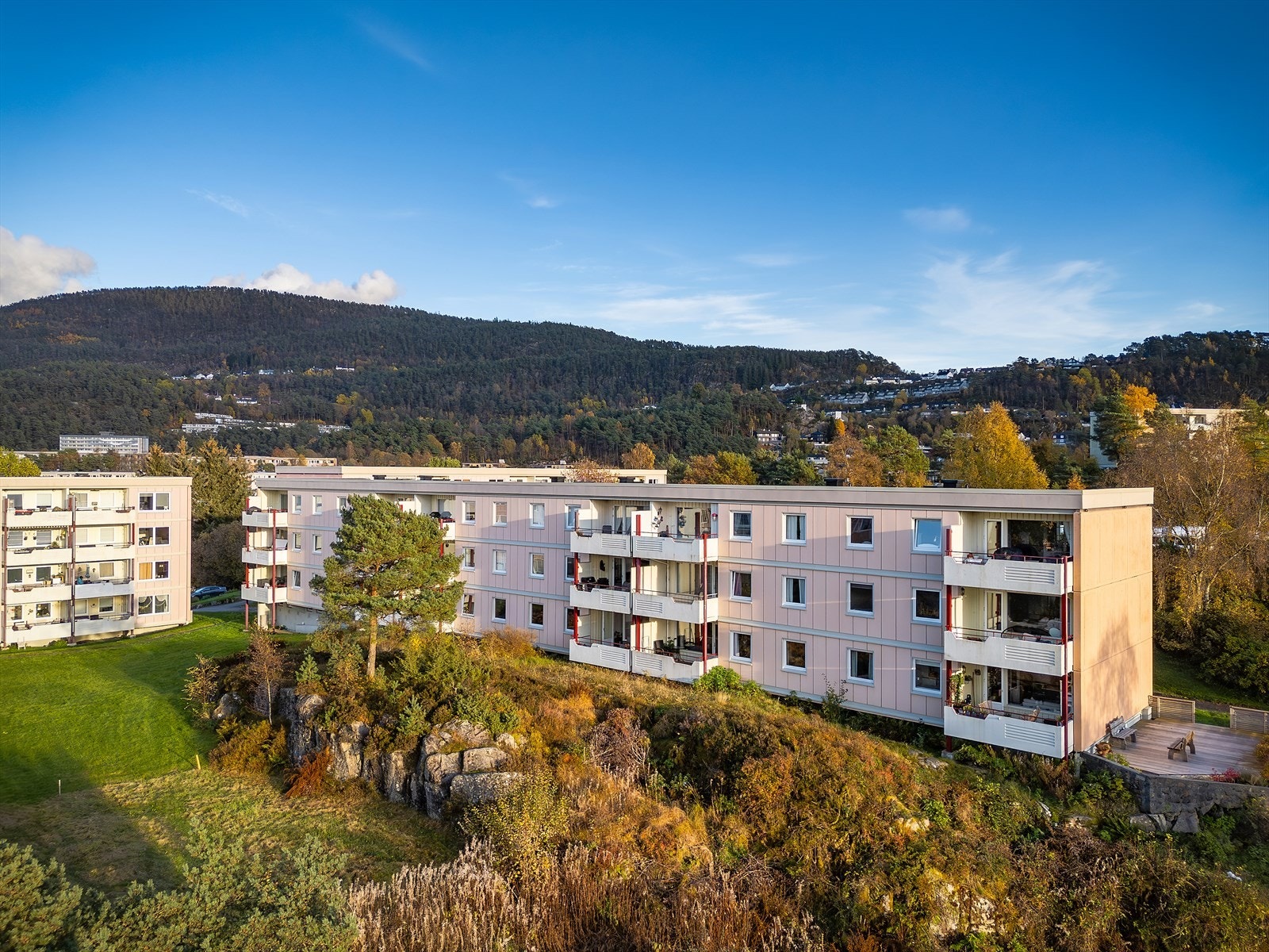 - Borettslaget har flotte fellesarealer hvor både store og små vil trives - Galleribilde