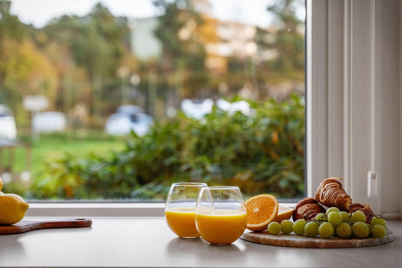 - Mye inkludert i felleskostnadene, bla. varmtvann, sentralvarme og tv/internett (!) - Galleribilde