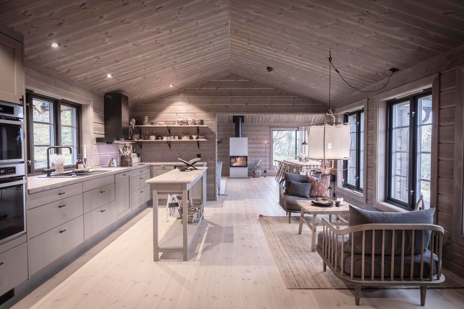 Foto fra en kjøkken i en tilsvarende spesialtilpasset hytte Galleribilde