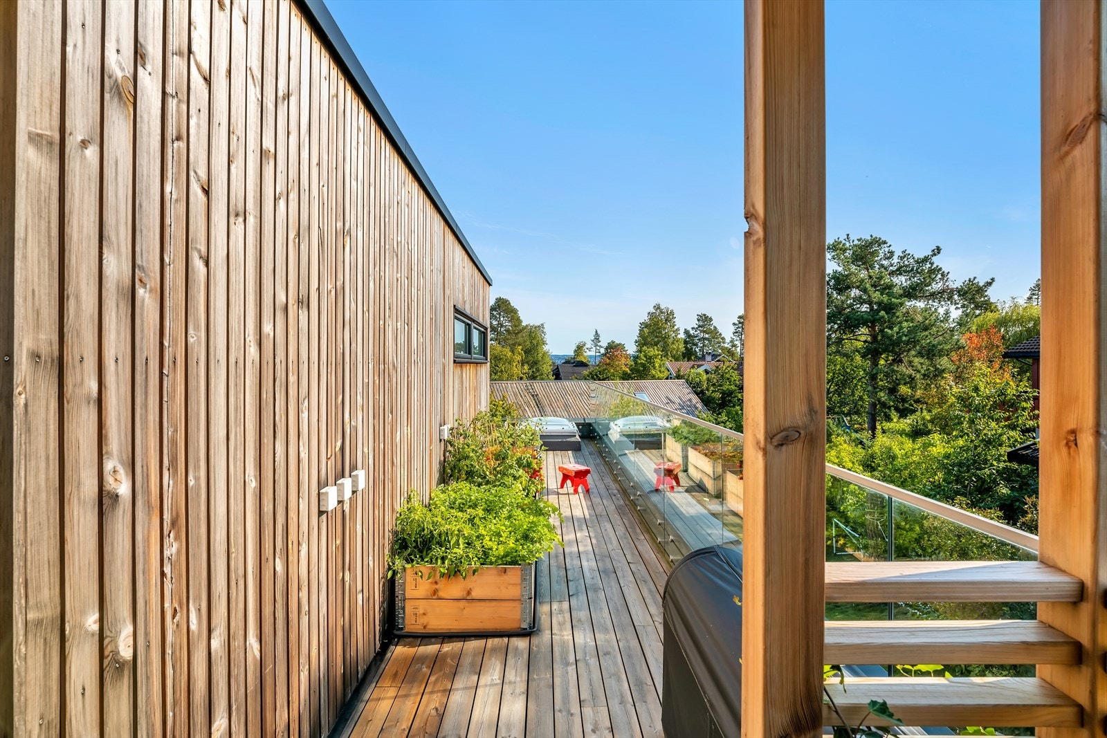 Det er mulighet for kjøkkenhage på baksiden av takterrassen Galleribilde